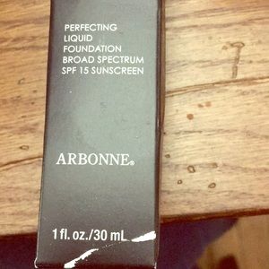 Arbonne perfecting liquid foundation new in box